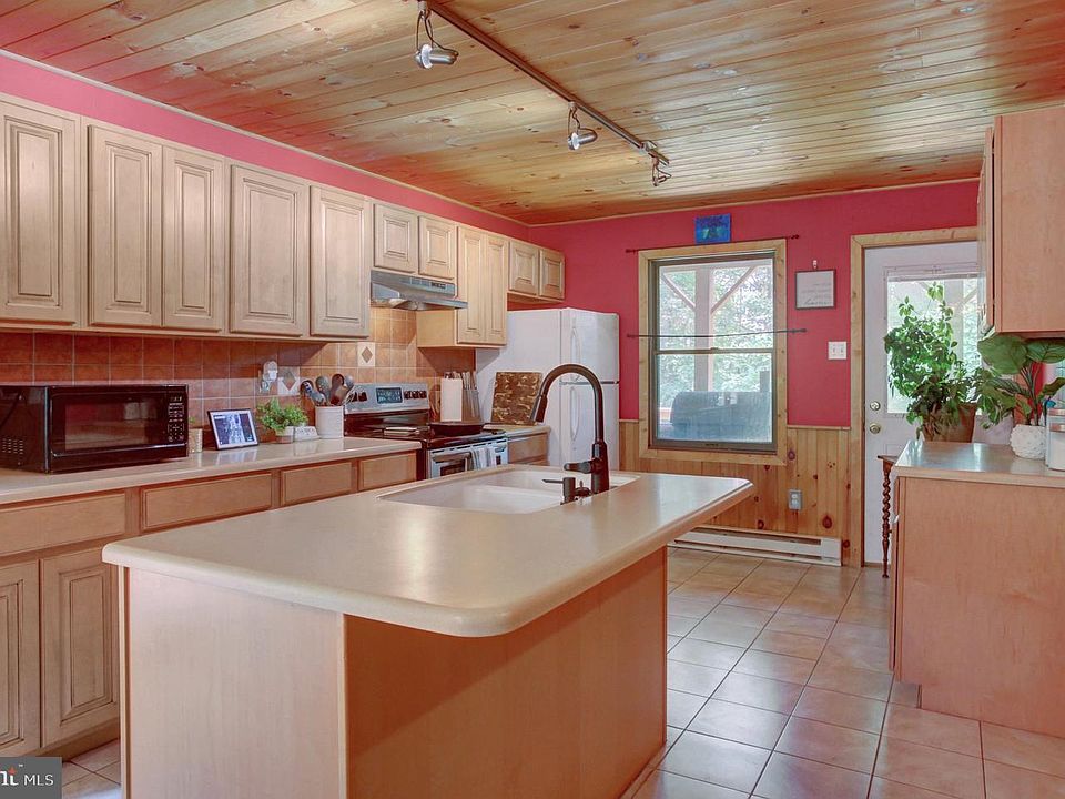 16th image of 845 Oak Ridge Dr
