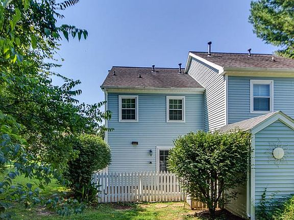 4th image of 406 Barnwood Ct