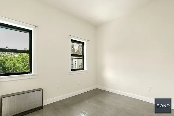 Rented by Bond New York | media 27