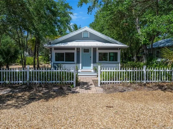 542 SW Halpatiokee St, Stuart, FL 34994