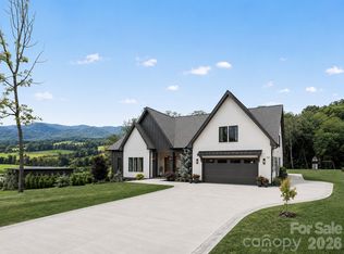 133 Annabelle Linn Dr, Fairview, NC 28730