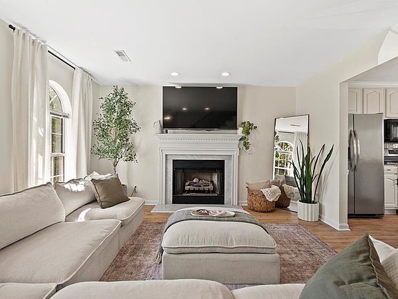 2nd image of 1701 Pin Oak Dr