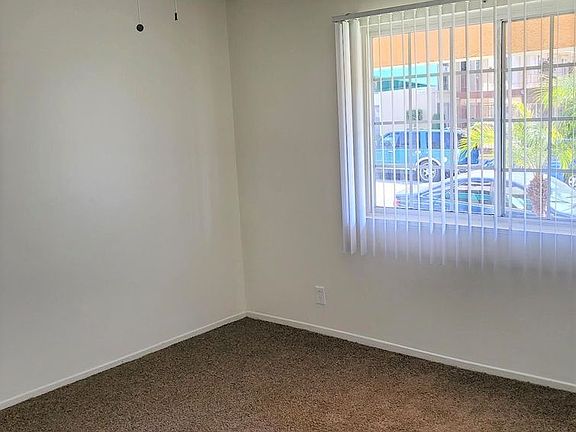 5th image of 1735 Coronado Ave #1