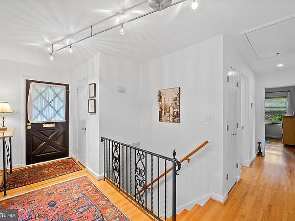 3rd image of 7403 Gatewood Ct