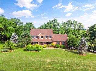 8 Poppys Ct, Columbia, NJ 07832