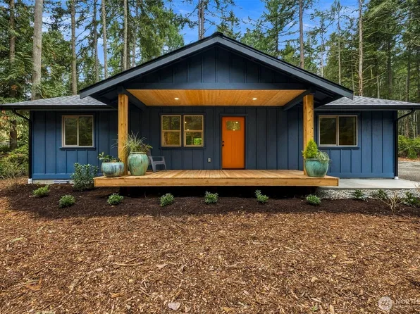 11011 Cascade Place, Anderson Island, WA 98303
