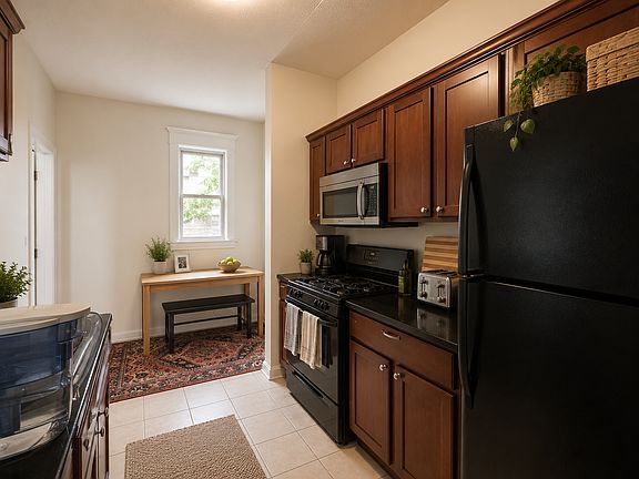 4th image of 2101 Blaisdell Ave #304