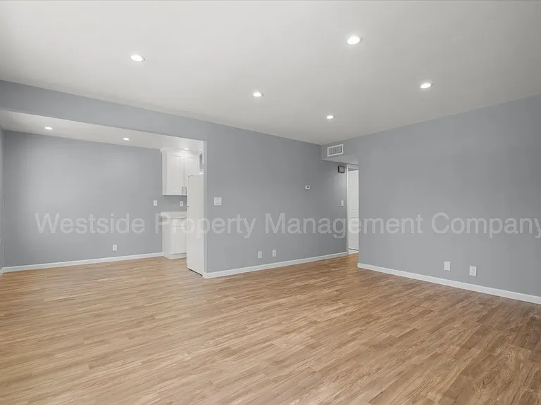 3340 Cabrillo Ave #3 — Photo 2