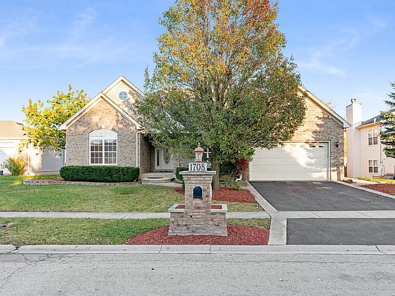 2nd image of 1708 Brighton Ln