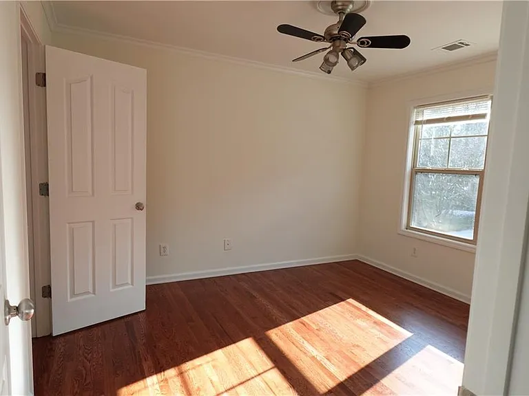 1921 Binnies Way — Photo 21