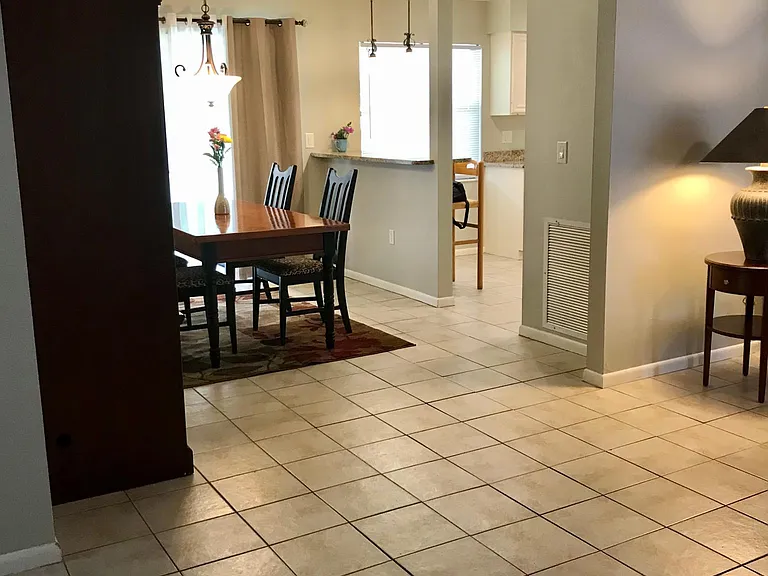 Spacious foyer with all new floor coverings and furnishings