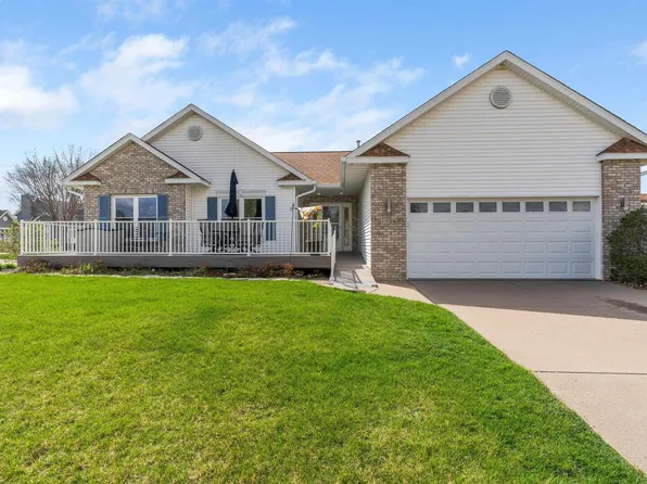 1506 Kenosha Ct, Davenport, IA 52804