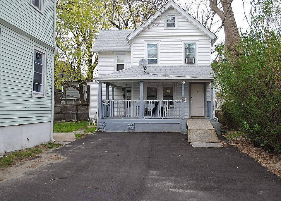 2nd image of 1025-1027 Monroe Ave