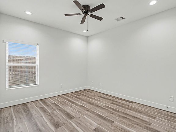 3rd image of 2504 W Tidwell Rd #B