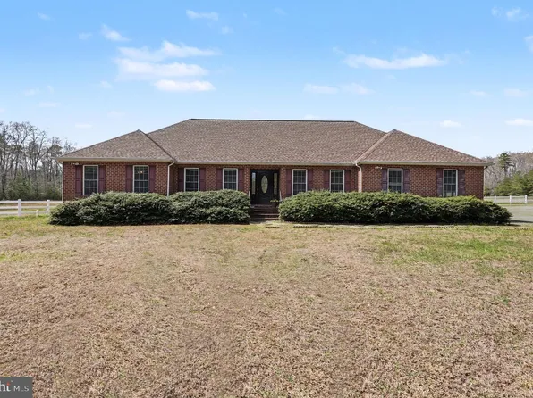 2383 Rappahannock Rd, Oak Grove, VA 22443