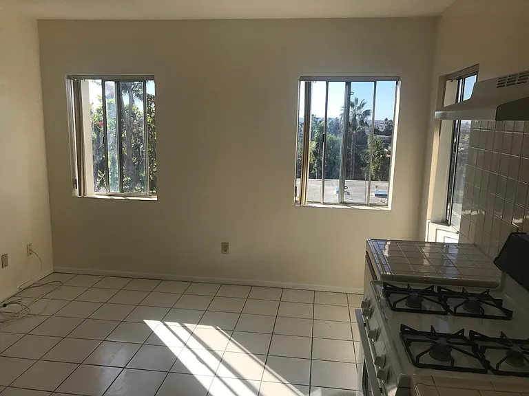 2932 1st Ave — Photo 7