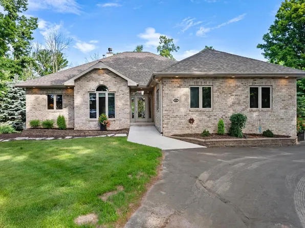 2226 Fairfield LANE, Plymouth, WI 53073