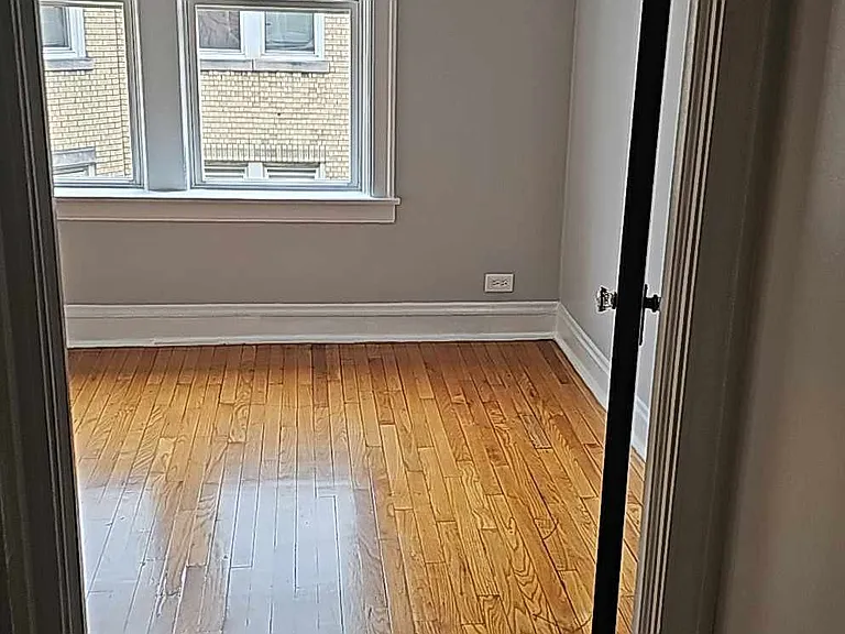 8212-8220 S Drexel Ave #8212-3W — Photo 3