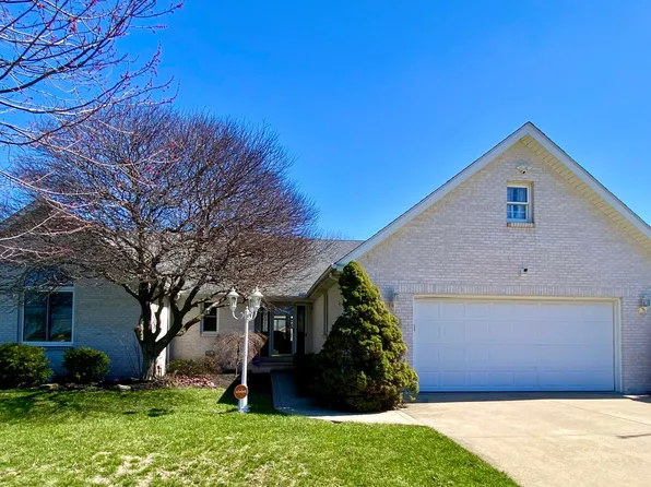 1013 S Lallendorf Rd, Oregon, OH 43616