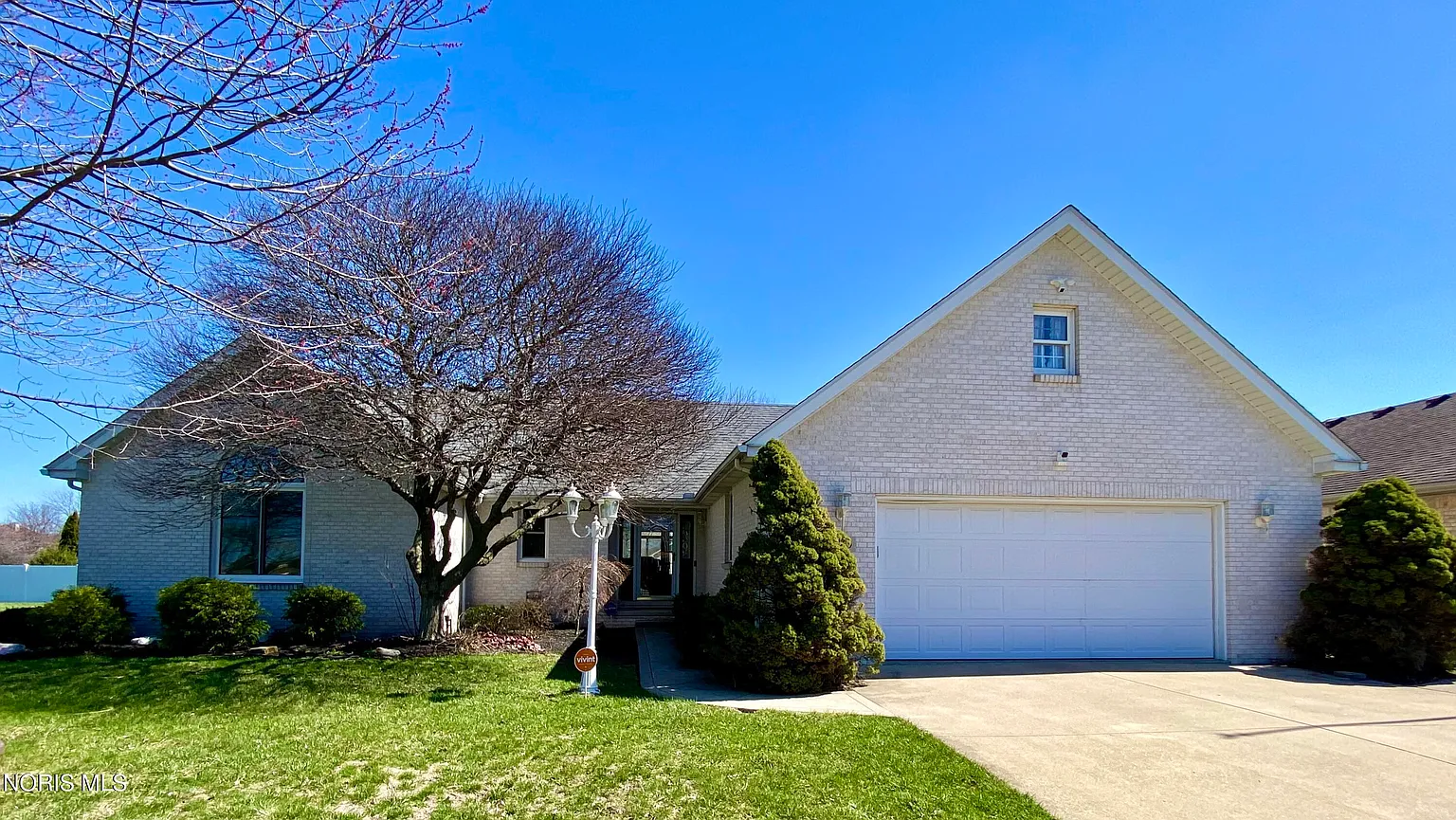 1013 S Lallendorf Rd photo 1
