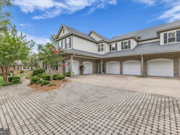 1003 River Oaks Dr, Richmond Hill, GA 31324