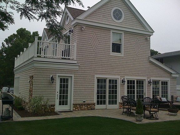 EXTERIOR BACK 