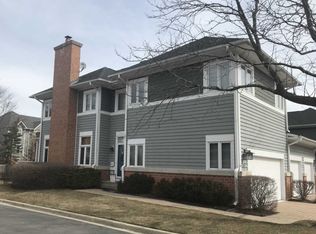 10 Mashie Ct, Woodridge, IL 60517
