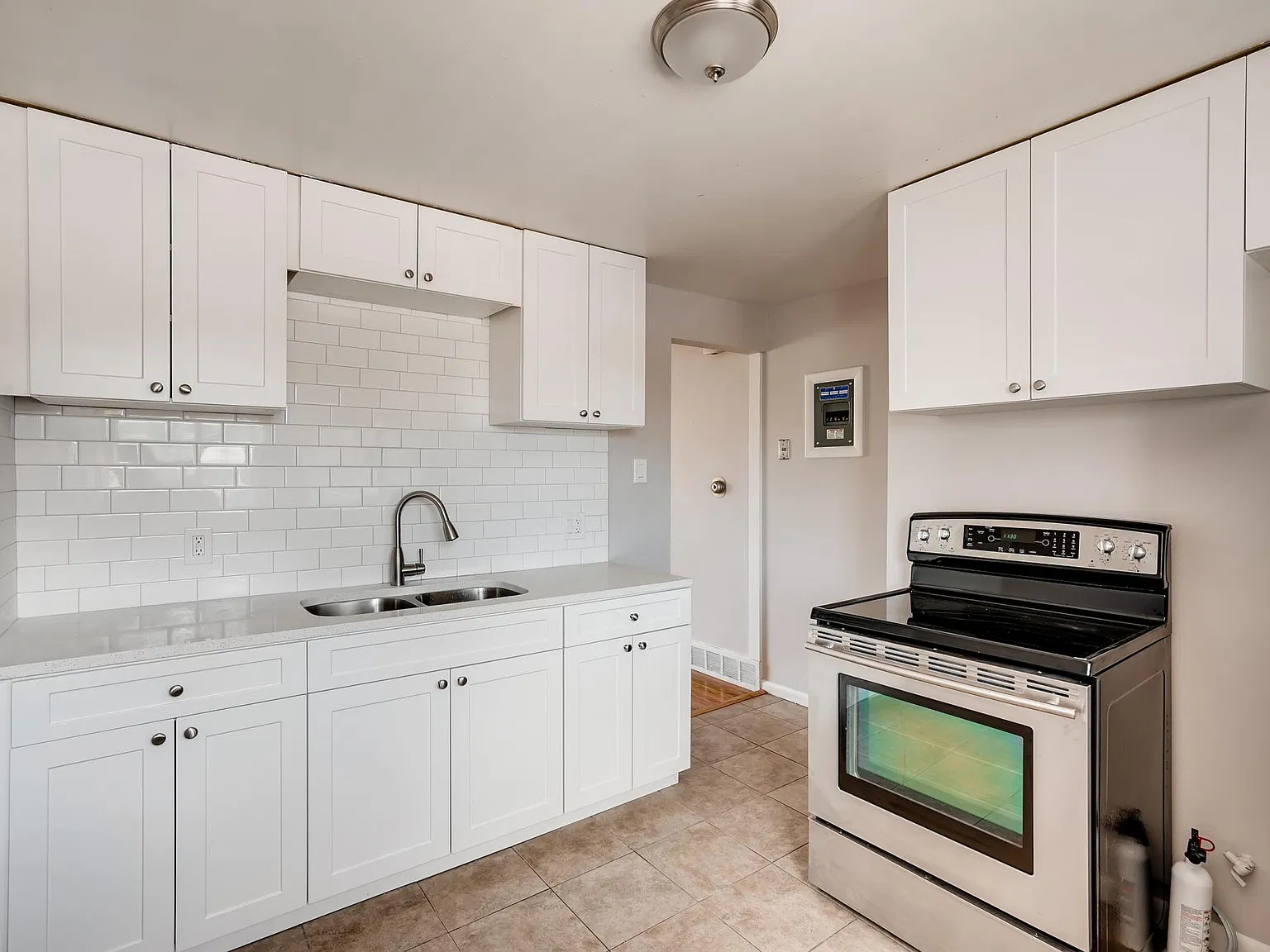 2 bed, 800 sqft, $1,450 — Photo 2