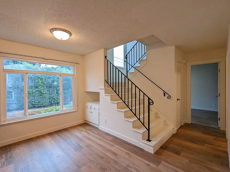 Oxford-Cedar Apartments — Photo 12