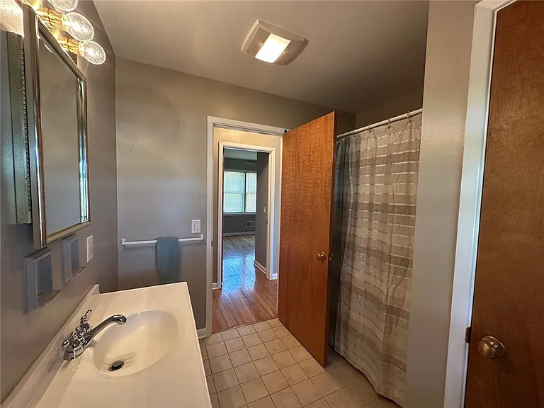 273 West Ave — Photo 6