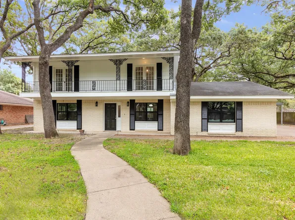 2121 Dartmouth Ln, Corsicana, TX 75110