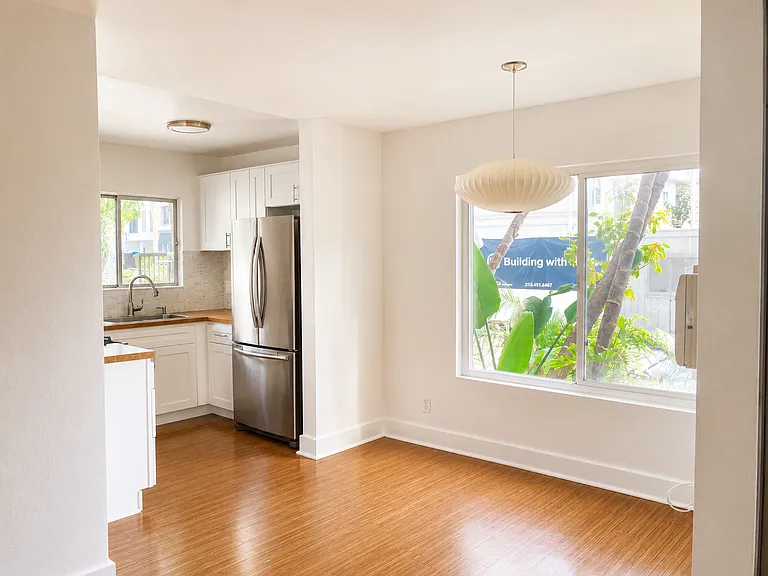 Hollywood Colony — Photo 22