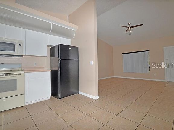4th image of 3824 Portair Ave