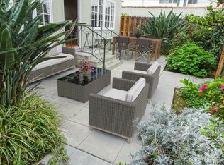 351 N Oakhurst Dr #351A, Beverly Hills, CA 90210