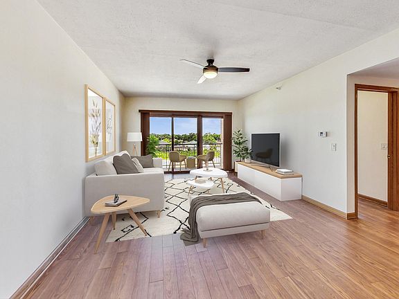 3rd image of 5155 W Madison St #505