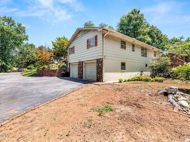 9402 Gulf Park Dr — Photo 12