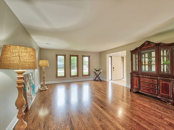 3rd image of 8240 141st St