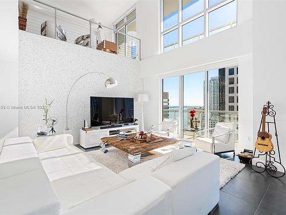 4th image of 500 Brickell Ave #Ph-4