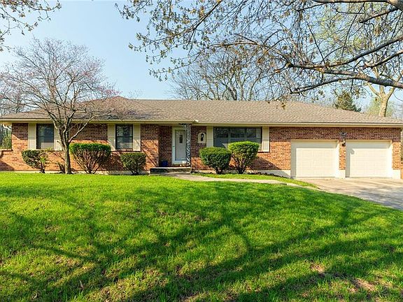3rd image of 3816 NW Dogwood Dr