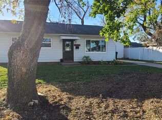 1104 16th St SW, Cedar Rapids, IA 52404