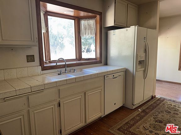 4th image of 22520 Malden St