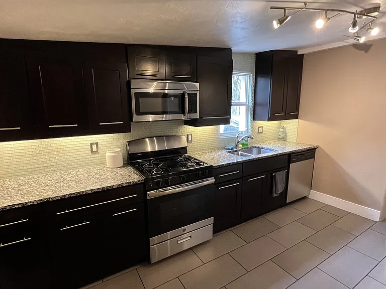 356 Jefferson St #1 — Photo 16
