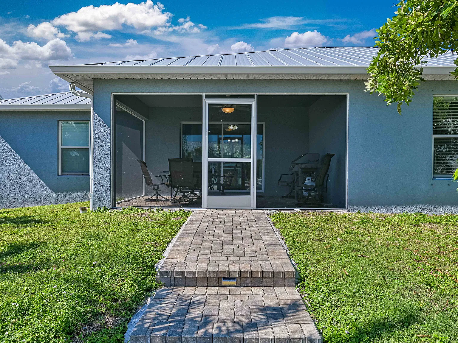 4 bed, 1666 sqft, $5,500 — Photo 3