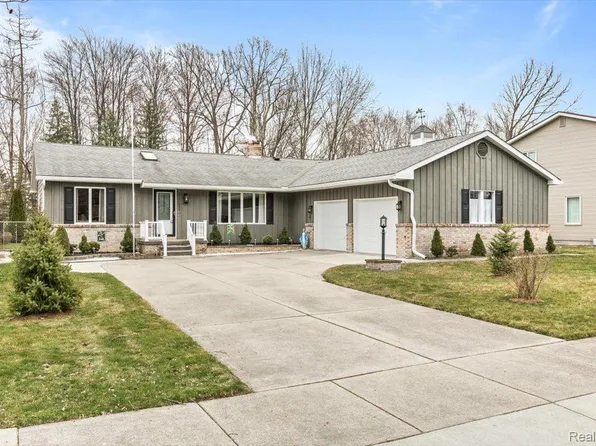 1935 Connecticut Ave, Marysville, MI 48040