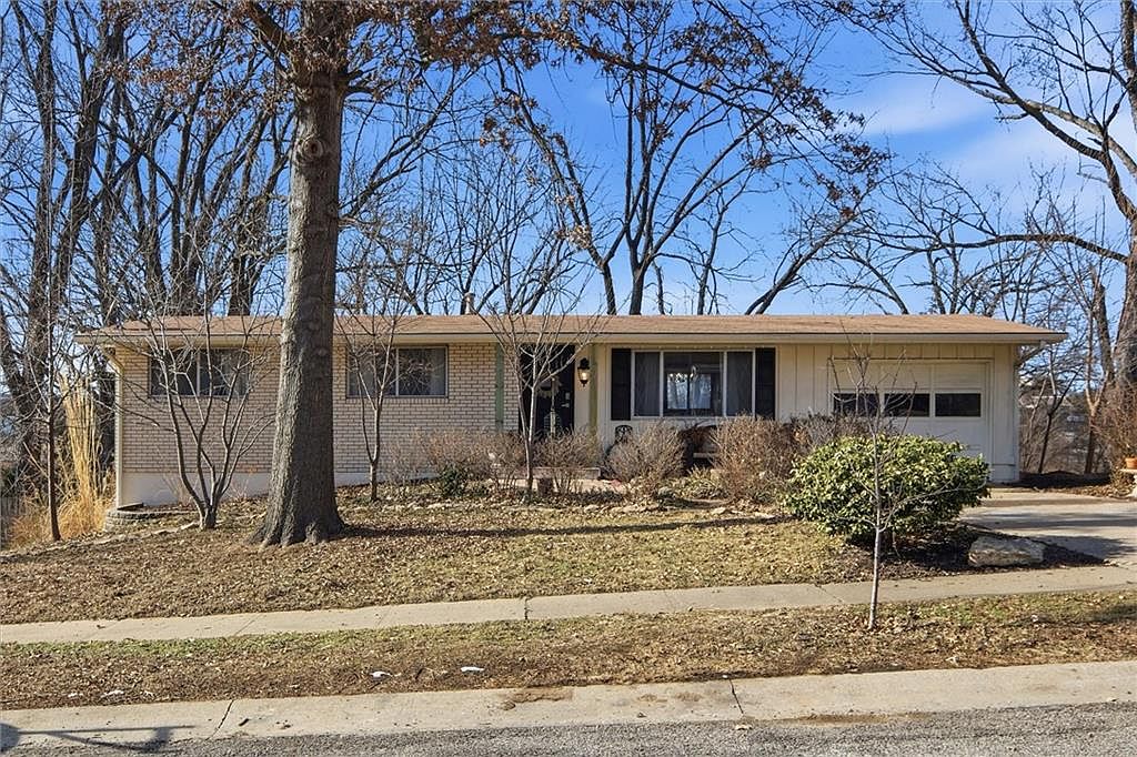 9938 Fair Lane St, Lenexa, KS 66215 | Zillow