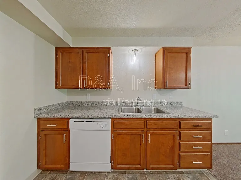 3928 NW Walnut Pl — Photo 4
