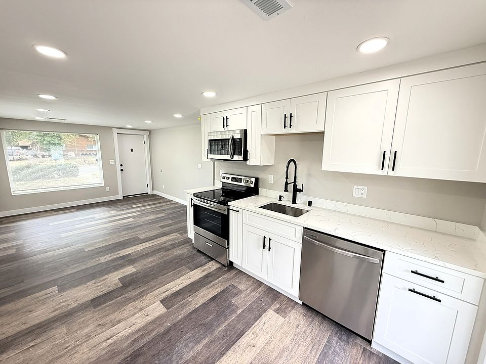 1st image of 14402 Washington Ave SW #7