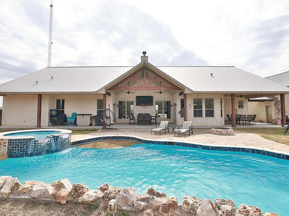2nd image of 4999 Pin Oak Rd