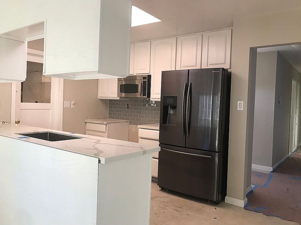 2nd image of 2120 Banner Ct