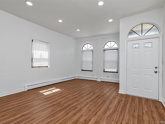 4th image of 7719 Parsons Boulevard